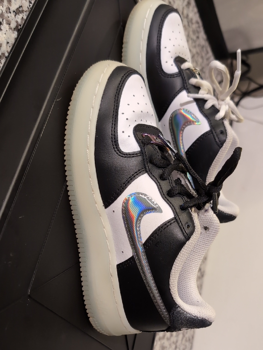 Nike Air Force 1 LV8(GS) Kids Size 1Y